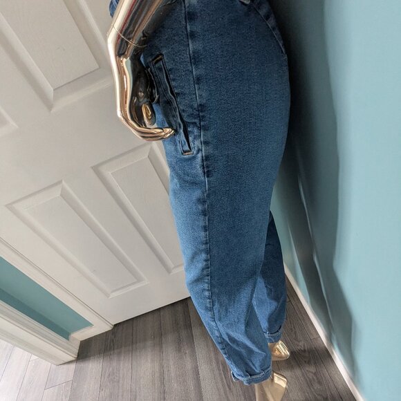 Joelle Jeans - Picture 3 of 11